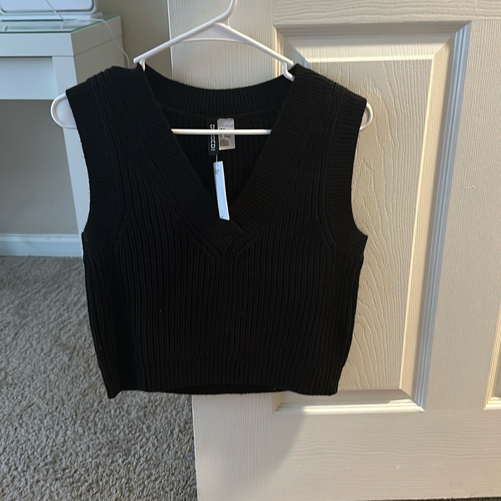 NWT H&M RIB KNIT VEST!